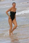 Lara Bingle in Swimsuit - Relaxes on the Beach in Hawaii * C