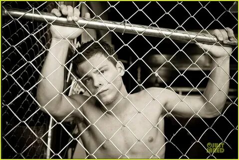 Jonathan Lipnicki: Shirtless Photo Shoot! - Hottest Actors P