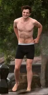 Rob on the set of Breaking Dawn Part 1, looking great in his