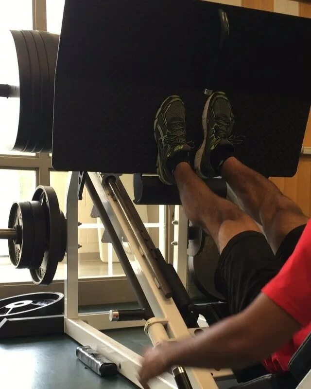 Malcolm Dias в Instagram: "Single leg press 450 lbs/205 kg. 