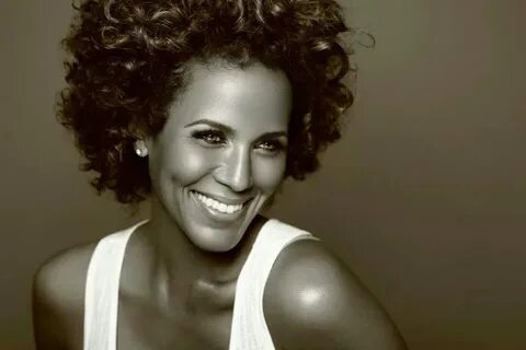 Nicole Ari Parker's Height in cm, Feet and Inches - Weight a
