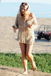The Hottest Photos Of Busy Philipps - 12thBlog