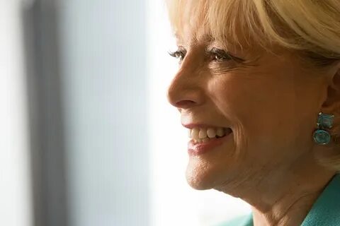 Becoming Lesley Stahl - WAG MAGAZINE