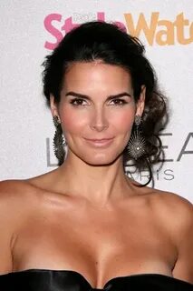 Angie Harmon Bra Size And Measurements - Bra Size Measuremen