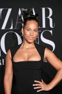 49 Sexy and Hot Alicia Keys Pictures - Bikini, Ass, Boobs - 