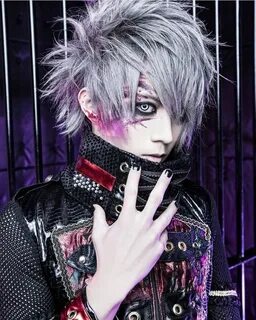 Pin by Revangelion on visual kei Visual kei, People poses, H