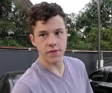 Nolan Gould's Height in cm, Feet and Inches - Weight and Bod