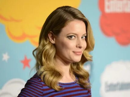 6 Gorgeous HD Gillian Jacobs Wallpapers