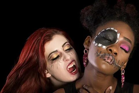 Vampire Bites Woman - Сток картинки - iStock