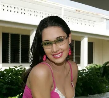 Amelia Vega Hot Actress Super WAGS - Hottest Wives and Girlf