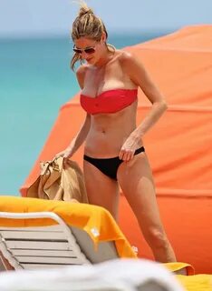 ERIN ANDREWS in Bikini at the Beach in Miami - HawtCelebs