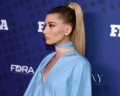 More Pics of Hailey Bieber Ponytail (2 of 16) - Hailey Biebe