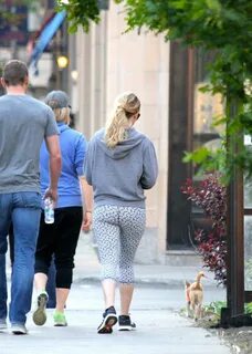 Jennifer Lawrence Walking Her Dog - Celebzz - Celebzz