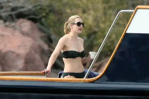 Kate Winslet Bikini Photos in Mexico After Breakup With Sam 