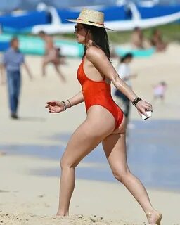 Olivia Olivia munn bikini, Red swimsuit, Olivia munn