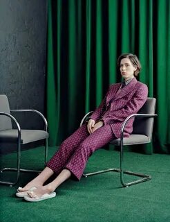 Rebecca Hall Feet (14 images) - celebrity-feet.com