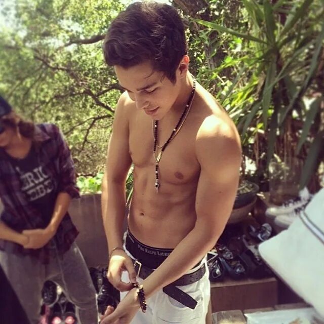 Austin Carter Mahone on Instagram: "#iheartmahone @austinmahone" ...