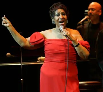 Stage Buzz - Live Review: Aretha Franklin : Illinois Entertainer.