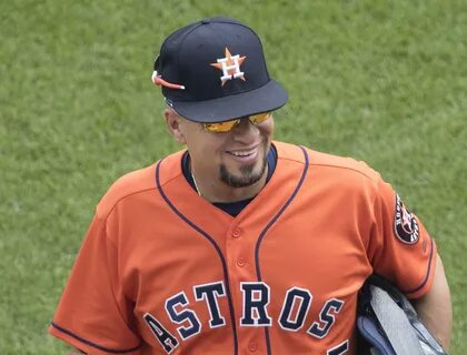 File:Houston Astros bullpen catcher Javier Bracamonte.jpg - 