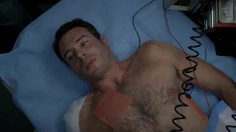 ausCAPS: Scott Foley shirtless in Grey's Anatomy 7-17 "This 