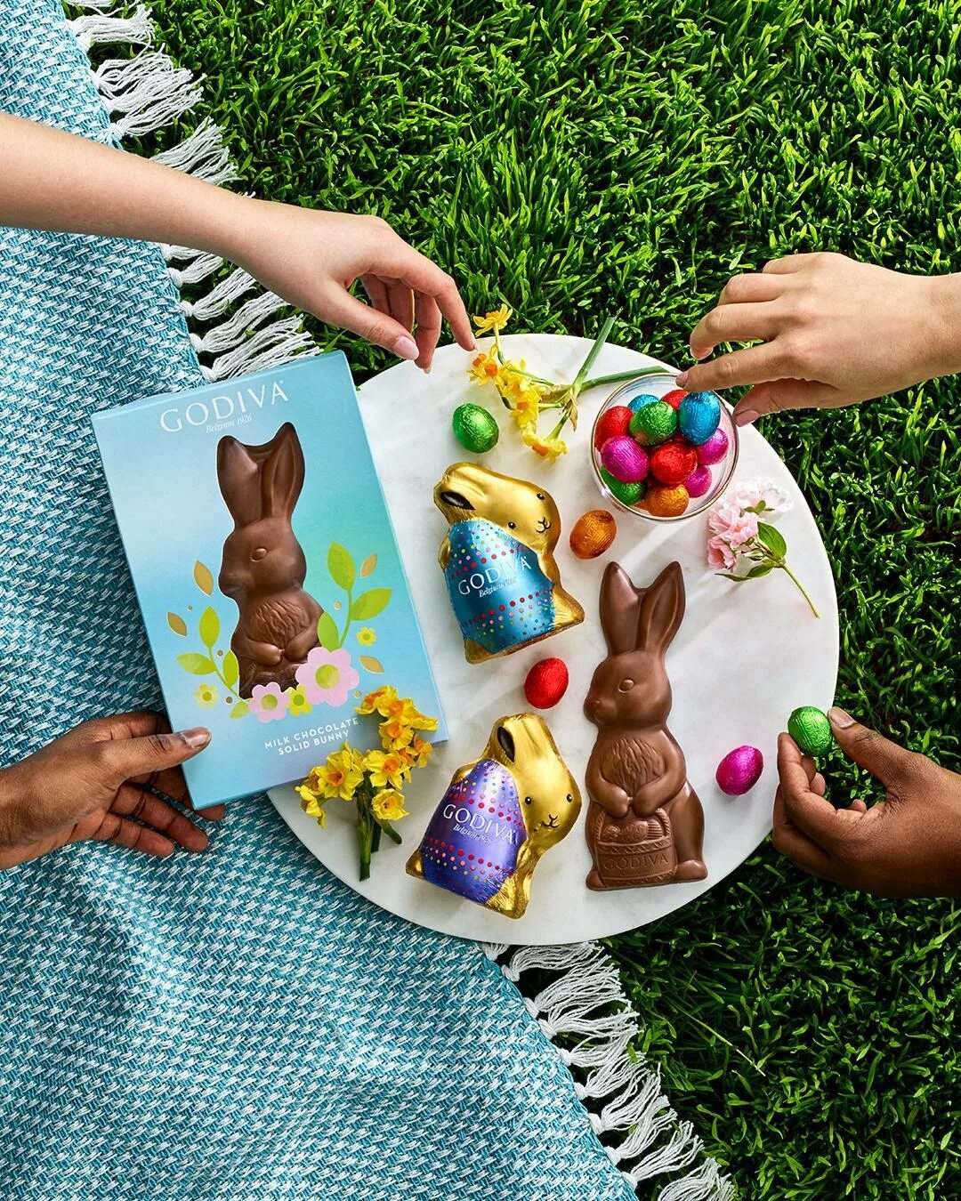GODIVA в Instagram: "Still need to pick up some Easter treats? 