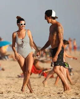 Arancha Morales en la playa con su novio Marron