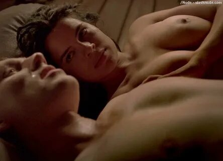 Zuleikha Robinson Topless In Rome Sex Scene - Photo 10 - /Nu