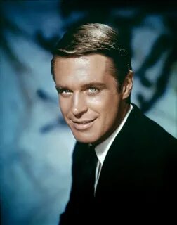 George Peppard (Paul Varjak in Breakfast at Tiffany's). Blon