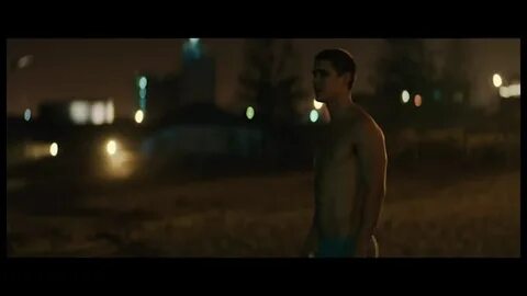 The Stars Come Out To Play: Brenton Thwaites - Shirtless, Ba