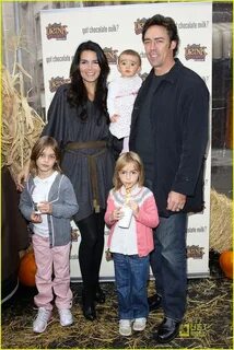Is Angie Harmon Still Married To Mark Harmon - inspire refer