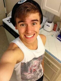 What a cutie-Connor Franta Connor franta, Kian lawley, Trevo