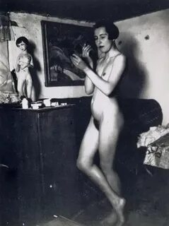 Nina Hard nude full figure putting make-up 1921 (Photos Fram