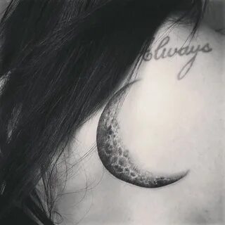 Realistic moon tattoo Realistic moon tattoo, Moon tattoo, Ta