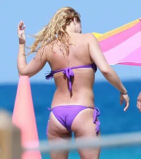 Hayden Panettiere on the beach in Hollywood, Florida 3/30/13