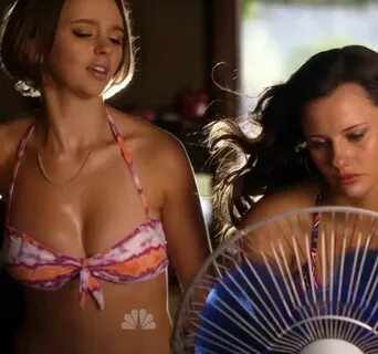 Pop Minute - Lily Sullivan Natasha Bassett Bikini Fan Camp P