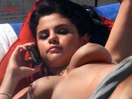 Selena Gomez Nude & Sexy Collection - Part 1 (156 Photos + P