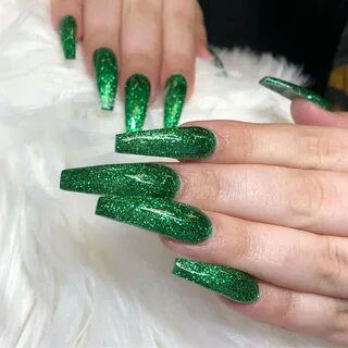 Зеленые ногти (156 фото)