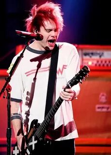 Thread by @L0NELYHEARTMGC, thread of michael clifford with r