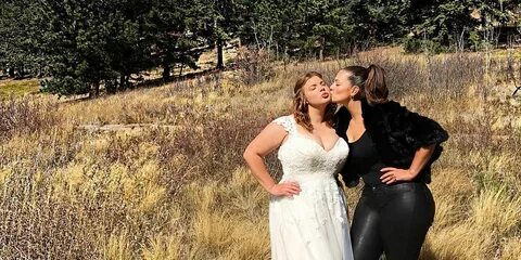 Эшли Грэм в кожаных штанах на свадьбе сестры Стиль 2022