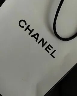 𝑅 𝑜 𝓀 𝓈 𝒶 𝓃 𝒶 𝒮 𝓂 𝒾 𝓉 🖤 в Instagram: "#chanel"