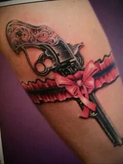 тату револьвер на бедре 16.02.2021 № 0041 - revolver tattoo 