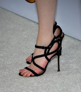 Kristen Connolly's Feet wikiFeet