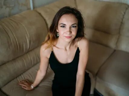 InnaGlorious - StripChat - CamsRated.com Cams