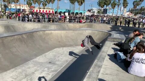 Skateboarding at Venice Beach Skate Park - Venice Los Angele