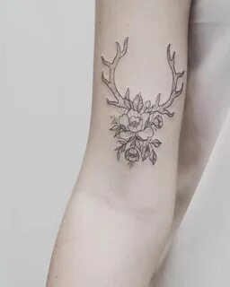 Stars instead of flowers w/ a Fox for an X-Files tattoo: Mul
