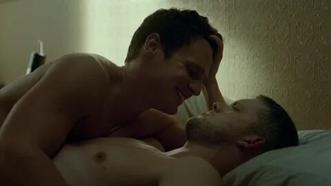 ausCAPS: Russell Tovey and Jonathan Groff nude in Looking 2-