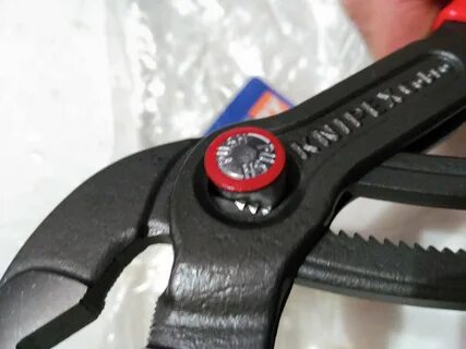 Клещи переставные Knipex 8722250 Cobra ® QuickSet, черненые,