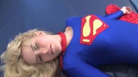 JDForum.net - View Single Post - Sexy Supergirl / Superheroi