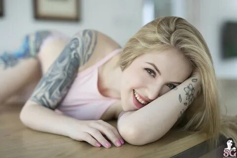 Beautiful Suicide Girl Trece Polarized (7) High resolution l