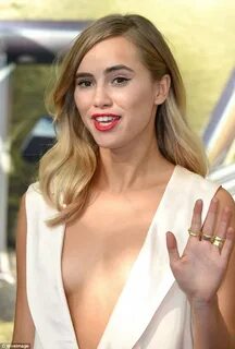 Suki Waterhouse stuns in a barely-there waistcoat at Pan pre